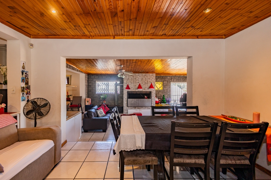 4 Bedroom Property for Sale in Blommendal Western Cape